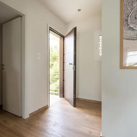 Sea View Stylish Penthouse In Varkiza *